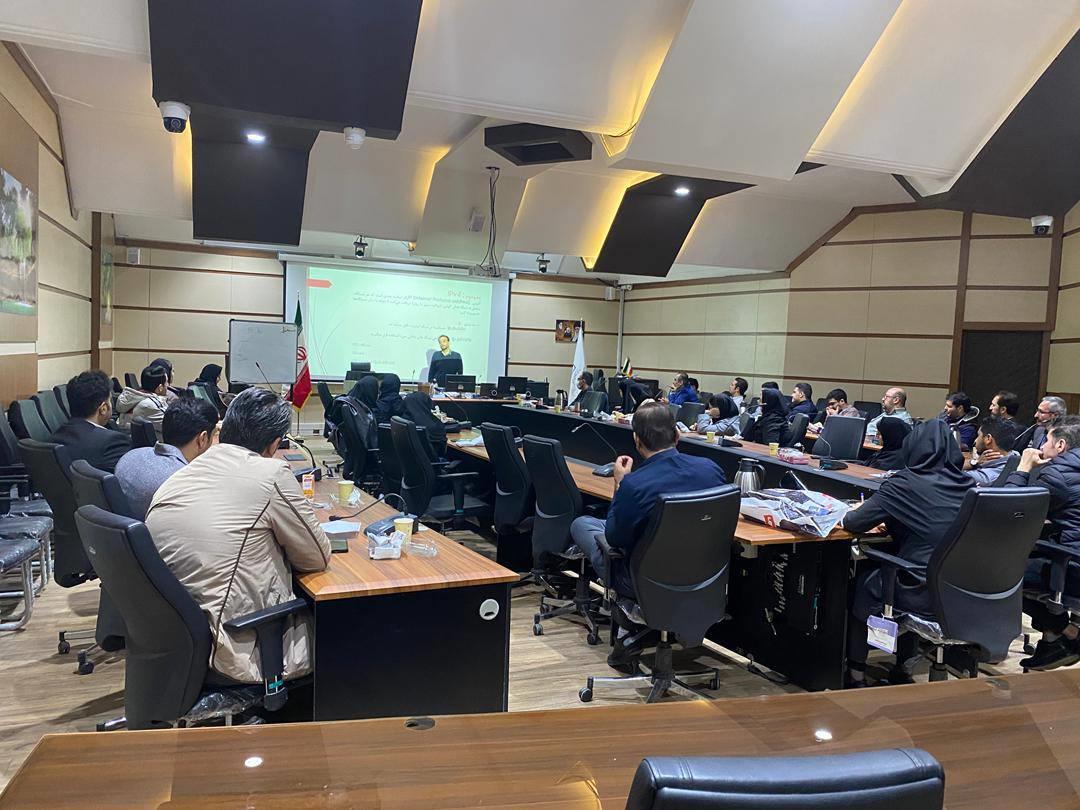 کارگاه آموزش آشنایی با سویچ ها و روترها